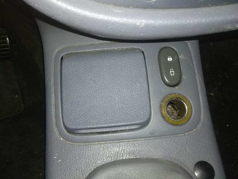 Cenicero renault clio ii 1.9 dti (bcb0u)