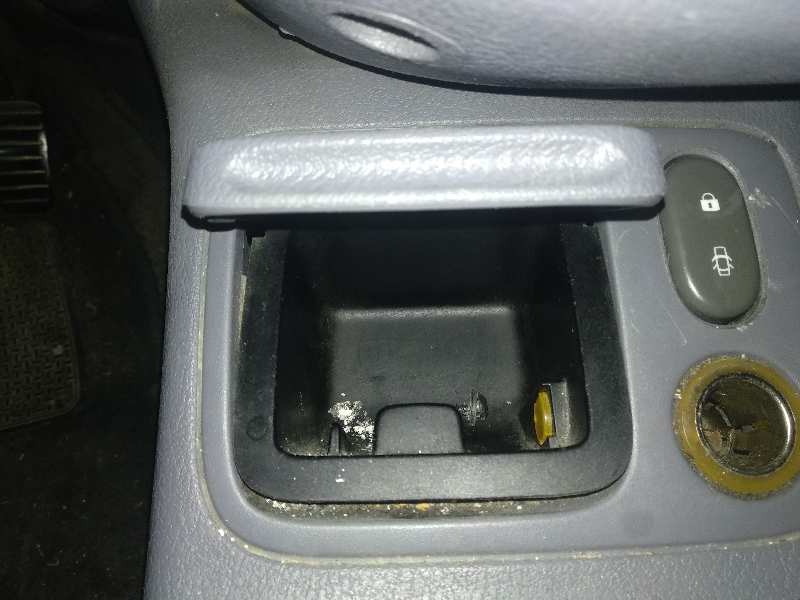 Cenicero renault clio ii 1.9 dti (bcb0u)