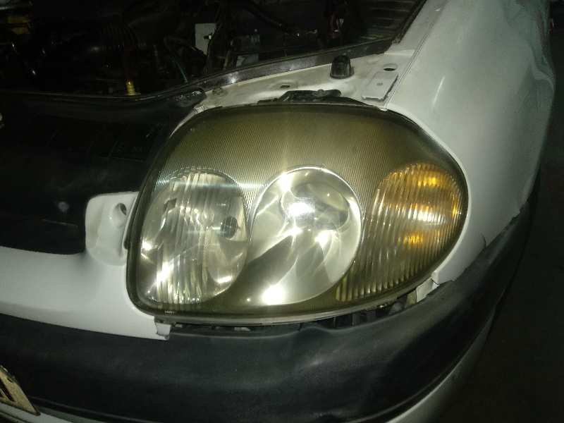Faro izquierdo renault clio ii 1.9 dti (bcb0u)