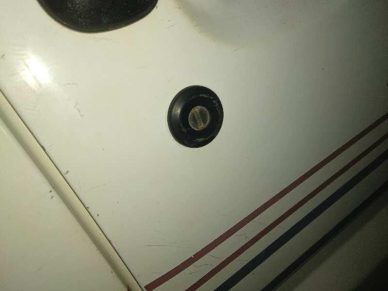 Bombin puerta delantera derecha nissan terrano ii 2.7 td 4wd