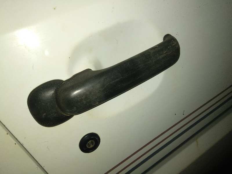 Maneta exterior delantera derecha nissan terrano ii 2.7 td 4wd