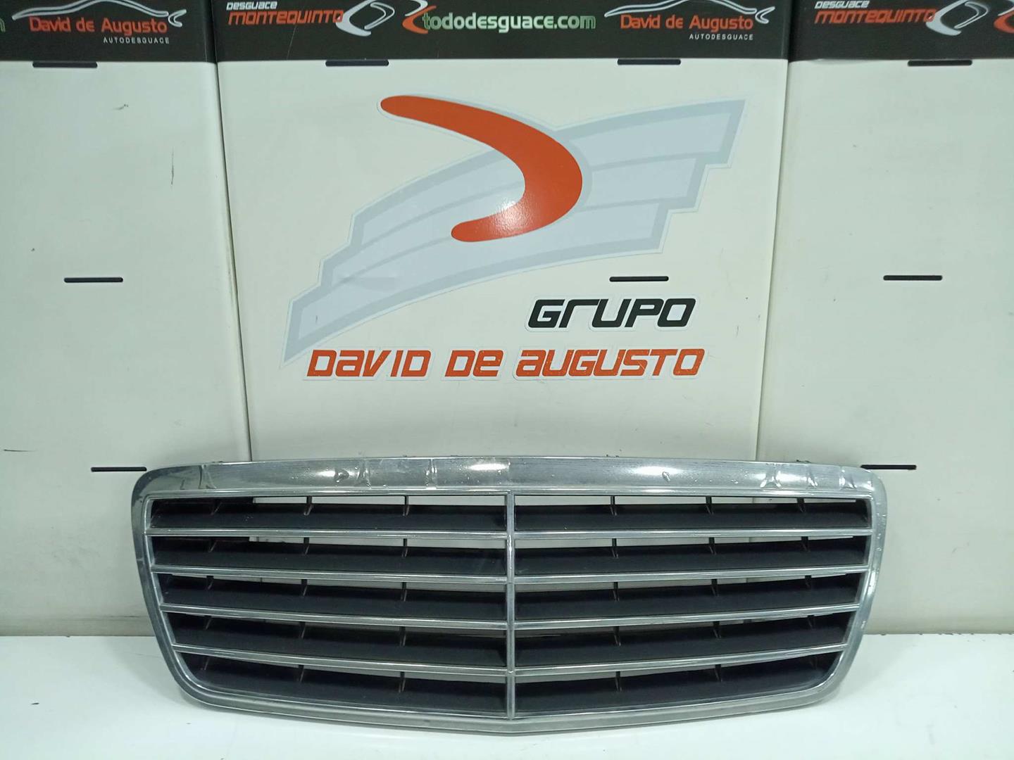 Rejilla delantera mercedes-benz clase e e 320 (210.065)