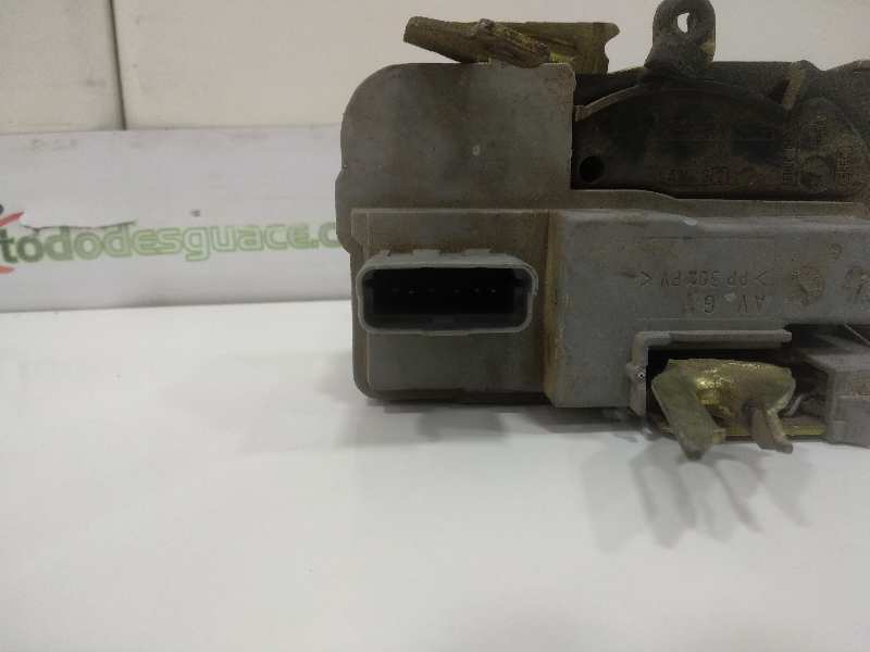 Cerradura puerta delantera izquierda citroen xsara 1.9 d
