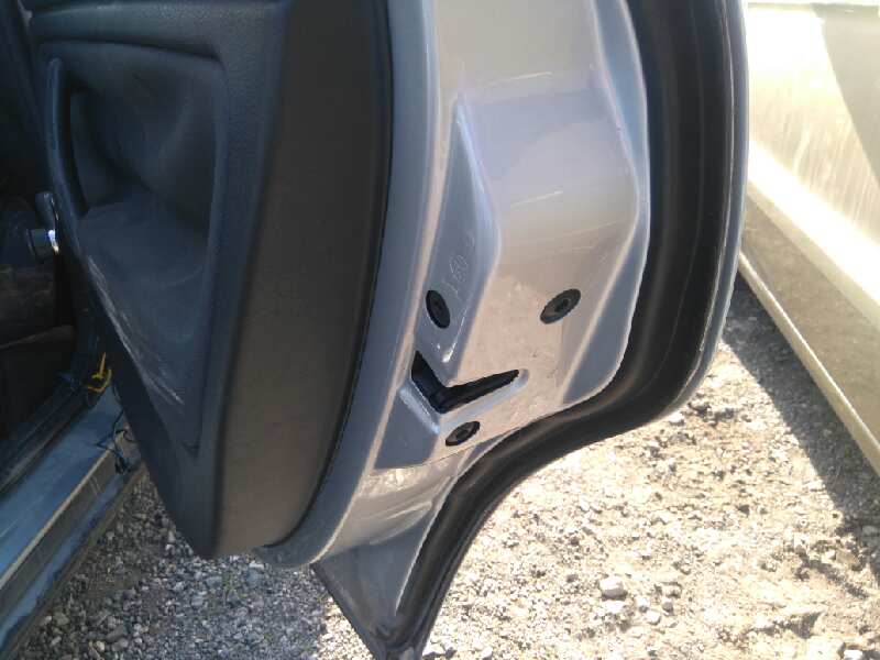 Cerradura puerta trasera derecha volkswagen passat berlina (3b3