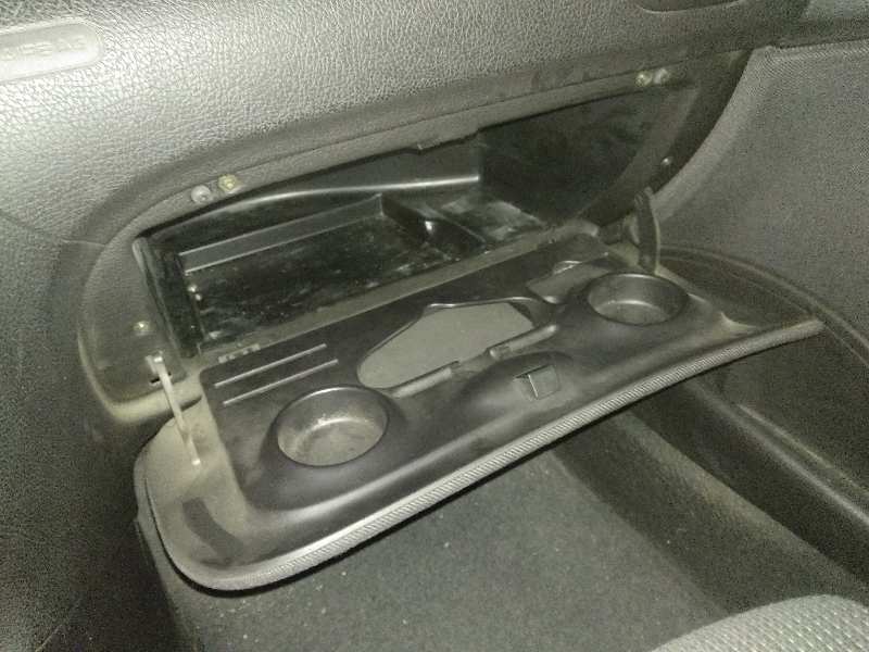 Guantera peugeot 206 fastback 1.4 lpg