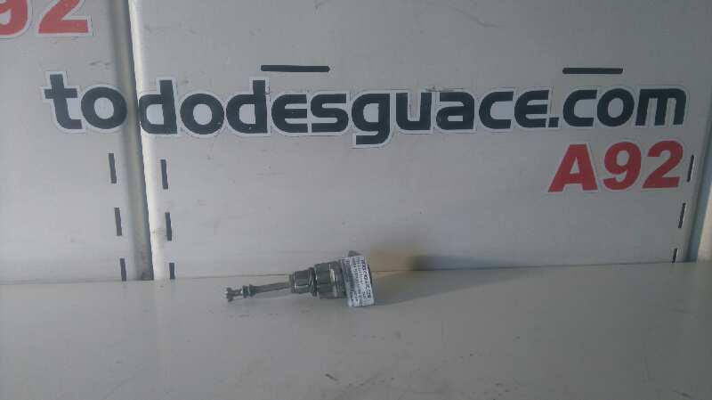 Bombin puerta delantera izquierda toyota auris 1.4 d4d (nde150_)