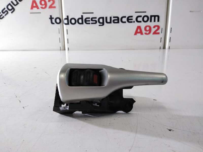 Maneta interior delantera derecha toyota auris 1.4 d4d (nde150_)