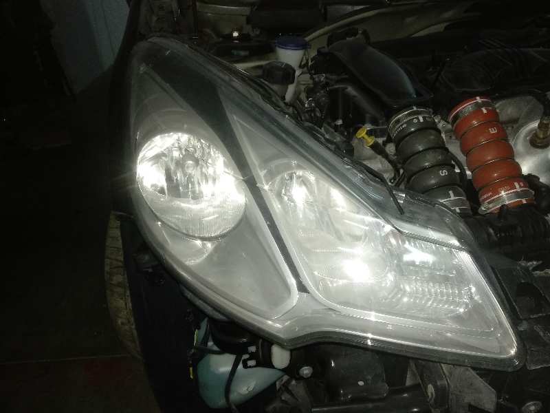 Faro derecho citroen ds3 base      09.09 