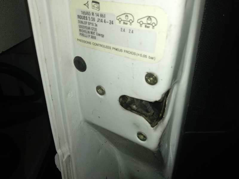 Cerradura puerta delantera izquierda peugeot 306 1.9 d