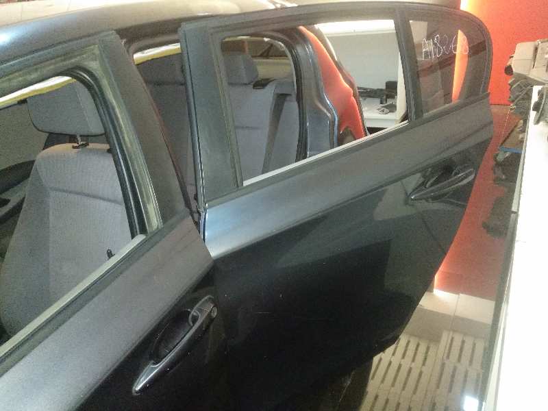 Puerta trasera izquierda bmw 1 118 d