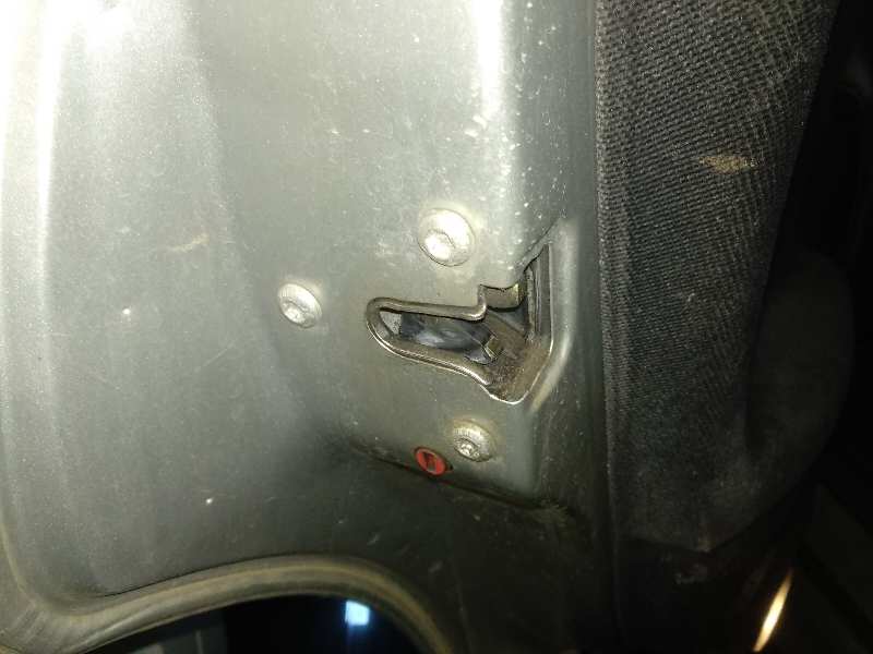 Cerradura puerta trasera izquierda opel vectra b fastback 2.0 dti 16v (f68)