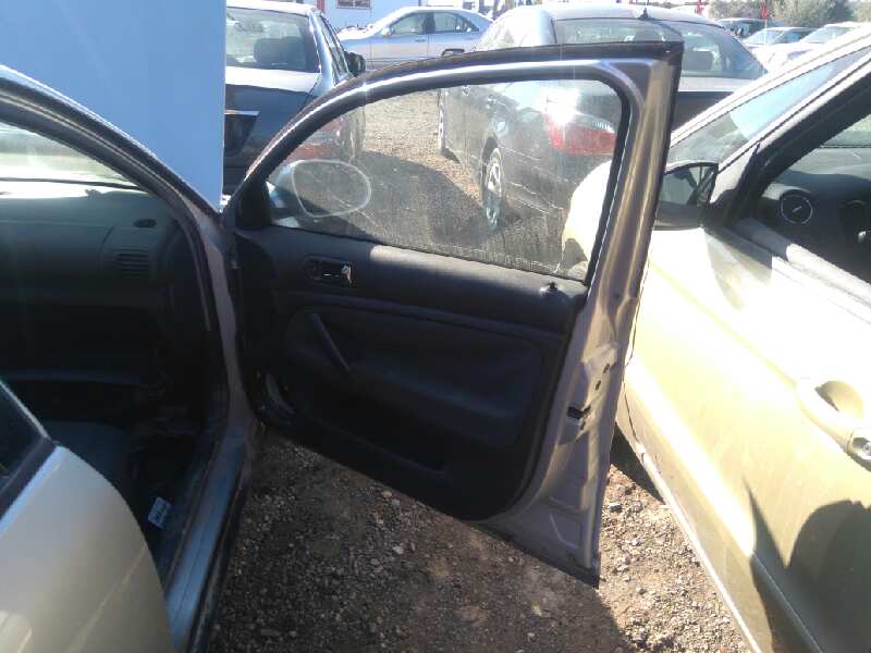 Puerta delantera derecha volkswagen passat berlina (3b3