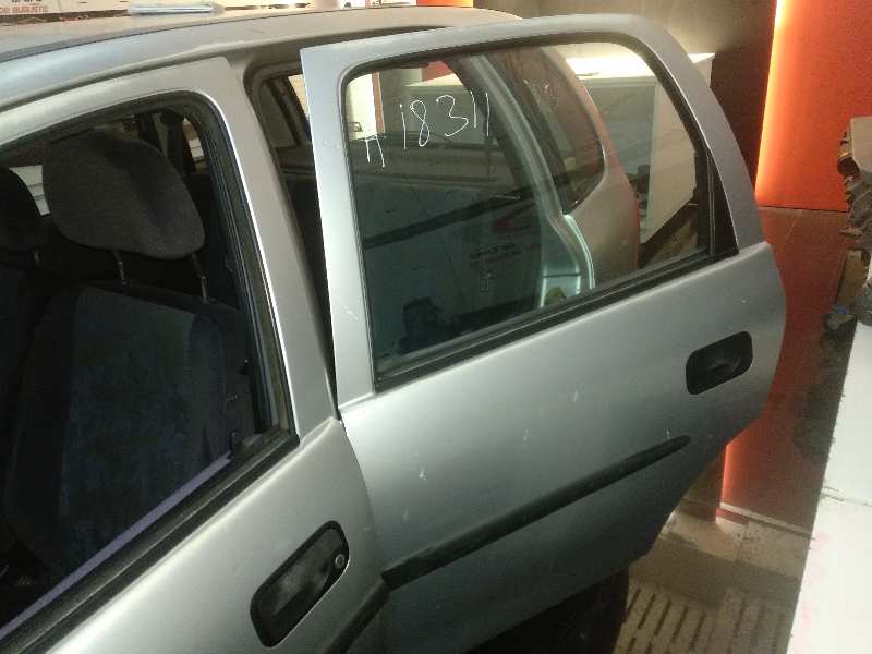 Puerta trasera izquierda opel corsa b 1.2 i 16v (f08 f68 m68)