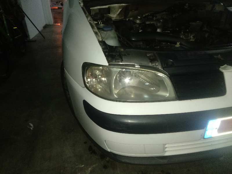 Faro derecho seat cordoba 1.9 tdi