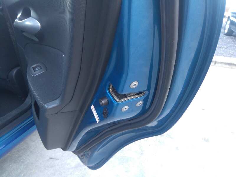 Cerradura puerta trasera derecha toyota auris 1.4 d4d (nde150_)