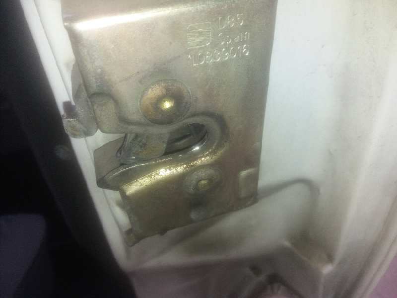 Cerradura puerta delantera derecha seat toledo i 1.9 d