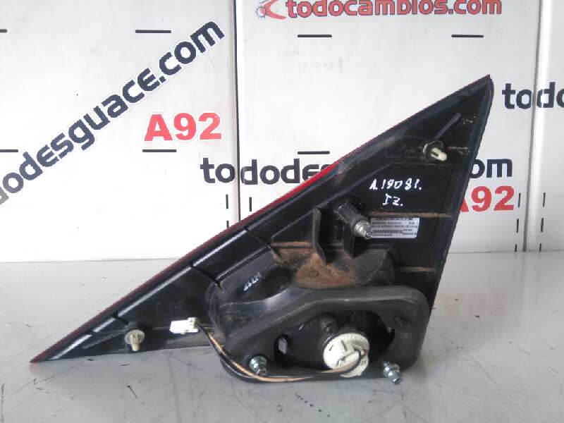 Piloto interior trasero izquierdo ssangyong rodius 2.7 xdi