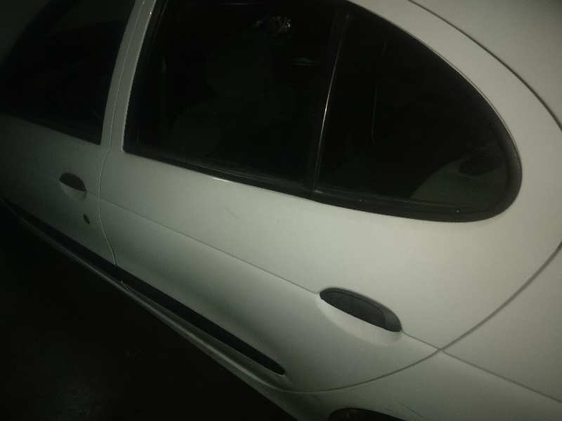 Cerradura puerta trasera izquierda renault megane i classic 1.6 16v (la00 la04 la0b la1