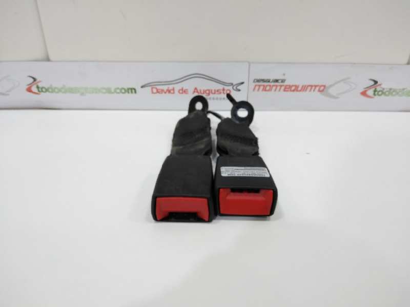 Anclaje cinturon trasero central citroen ds3 base      09.09 