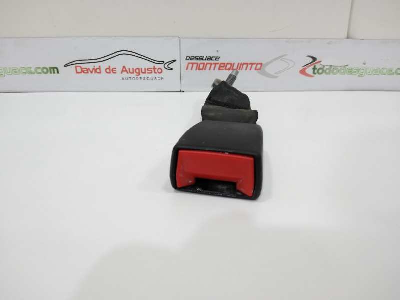 Anclaje cinturon trasero derecho citroen ds3 base      09.09 
