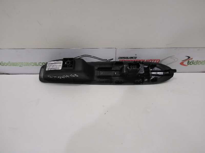 Mando elevalunas delantero derecho citroen ds3 base      09.09 