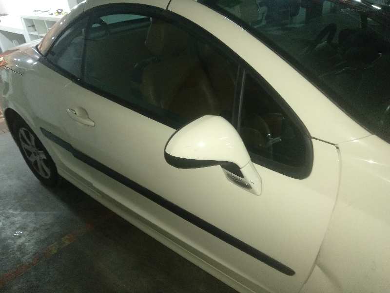 Puerta delantera derecha peugeot 207 cc sport      0.0