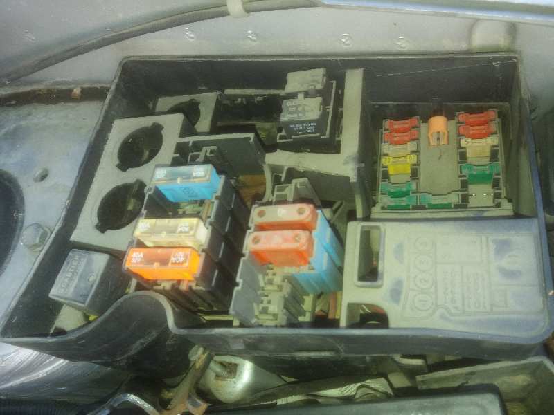 Caja reles / fusibles citroen berlingo  berlingo first limusina 1.9 d (mfwjz)
