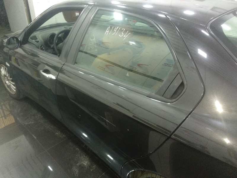 Puerta trasera izquierda alfa romeo 156 1.9 jtd (932.a2b00 932.a2c00)