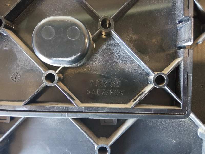 Tapa caja fusibles bmw 5 520 d