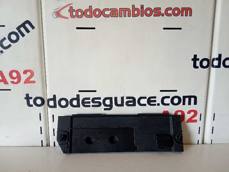 Tapa caja fusibles bmw 5 520 d