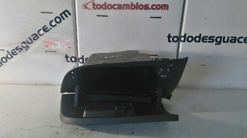 Guantera opel corsa e business      05