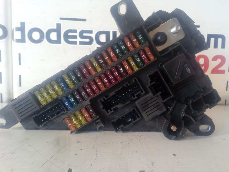 Caja reles / fusibles bmw 6 635 d