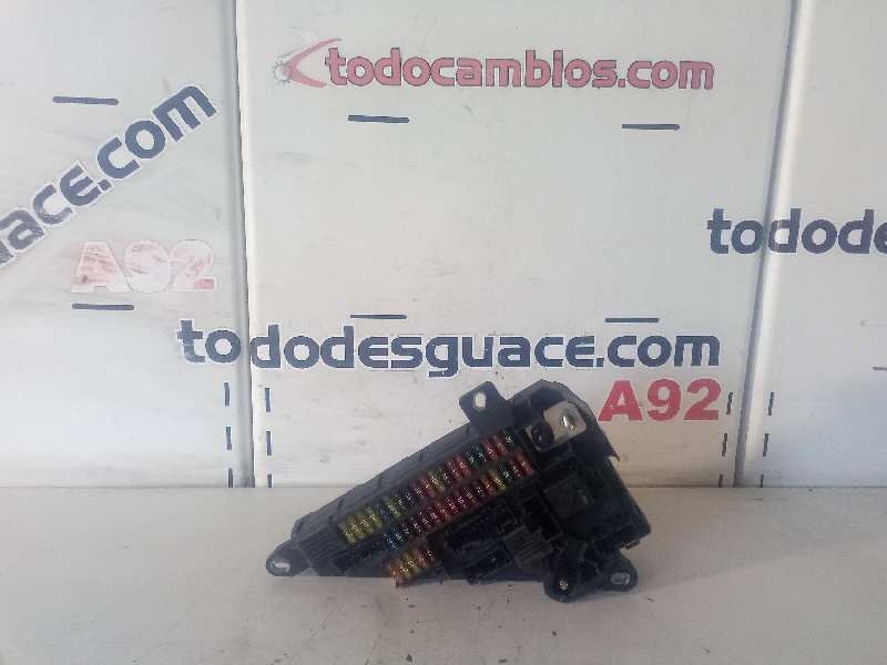 Caja reles / fusibles bmw 6 635 d