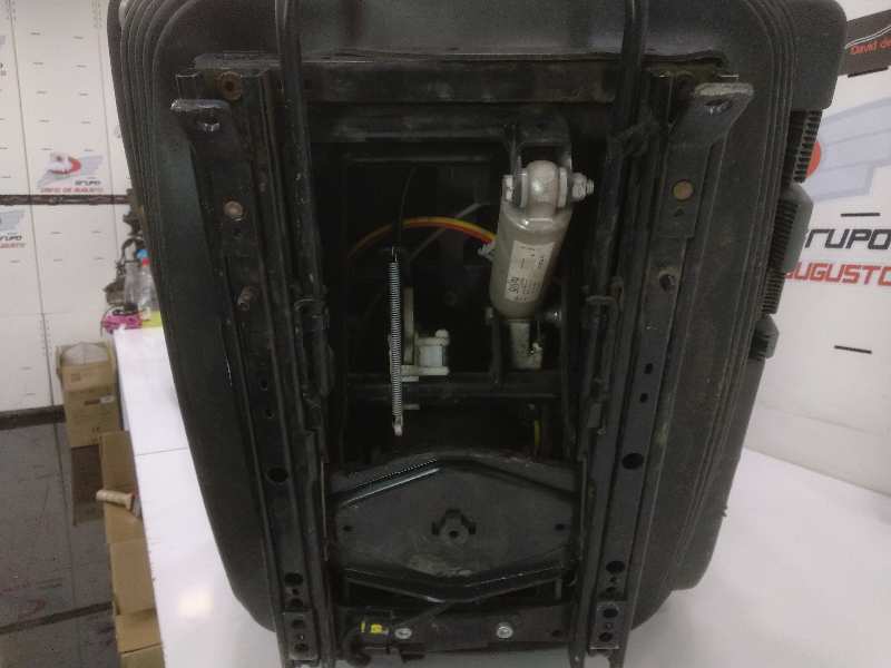 Asiento delantero izquierdo renault midlum  dxi7 241 cv 44
