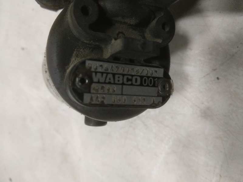 Valvula de suspension de aire mercedes actros 4ejes 6cil. 