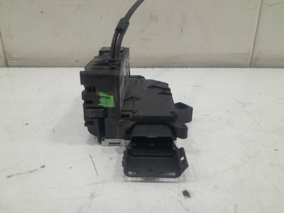 Cerradura puerta delantera derecha peugeot 207 1.6 hdi
