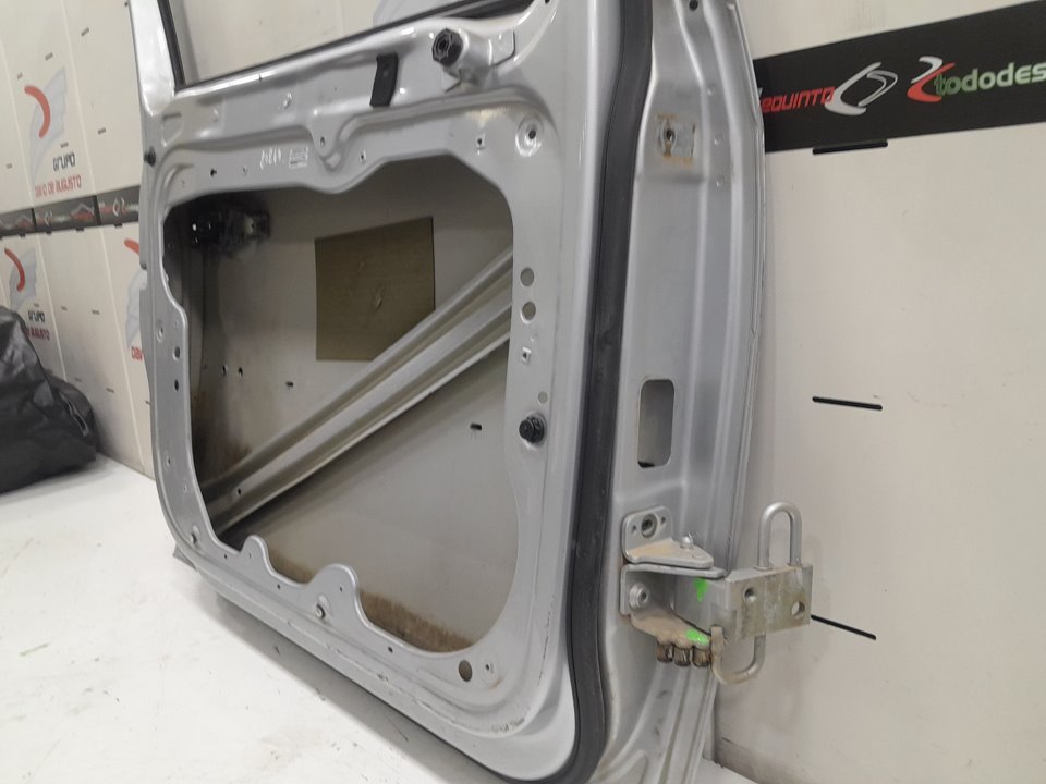 Puerta delantera izquierda volkswagen touran 1.9 tdi