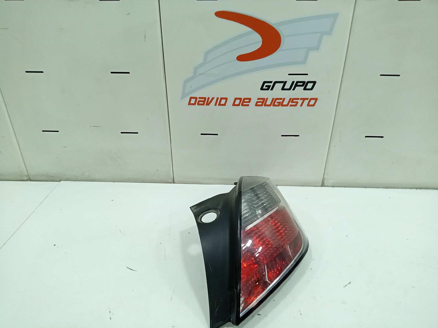 Piloto trasero derecho opel astra h 