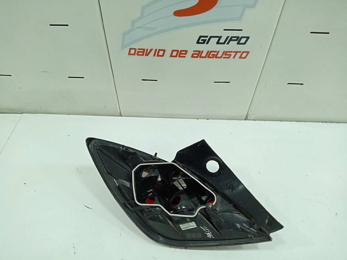Piloto trasero derecho opel astra h 