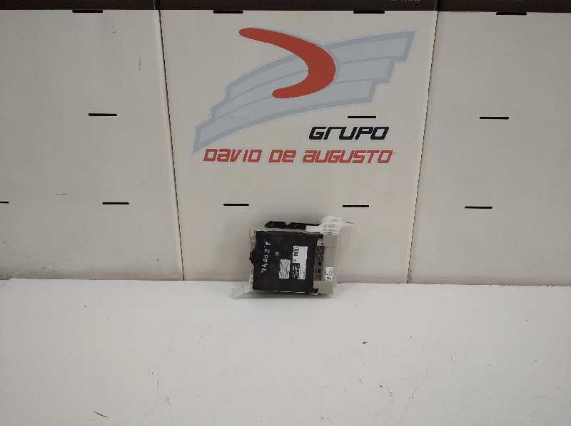 Caja reles / fusibles toyota chr hybrid active hÍbr