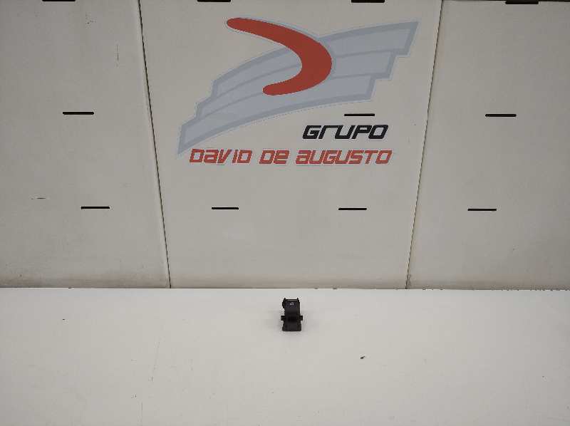 Mando elevalunas delantero derecho toyota chr hybrid active hÍbr