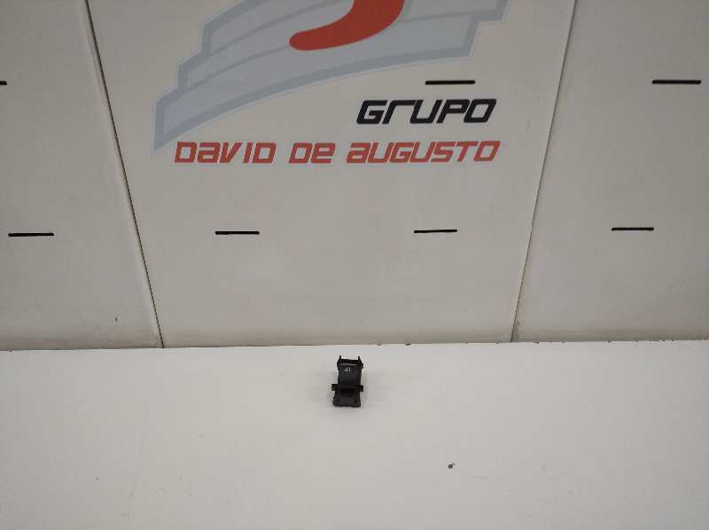 Mando elevalunas delantero derecho toyota chr hybrid active hÍbr