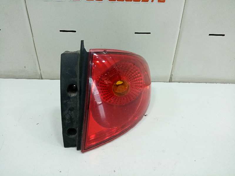 Piloto trasero derecho seat altea 1.9 tdi
