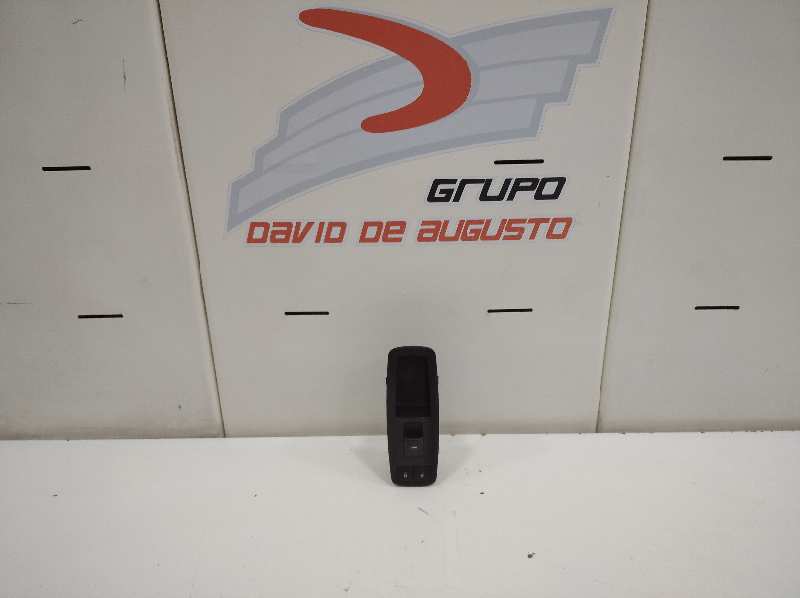 Mando elevalunas delantero derecho fiat freemont 2.0 jtd