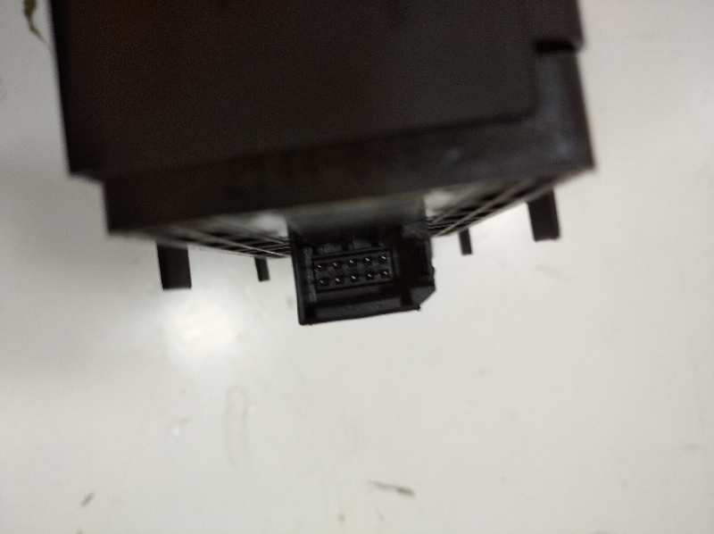 Mando elevalunas delantero izquierdo audi a1 sportback 1.6 tdi