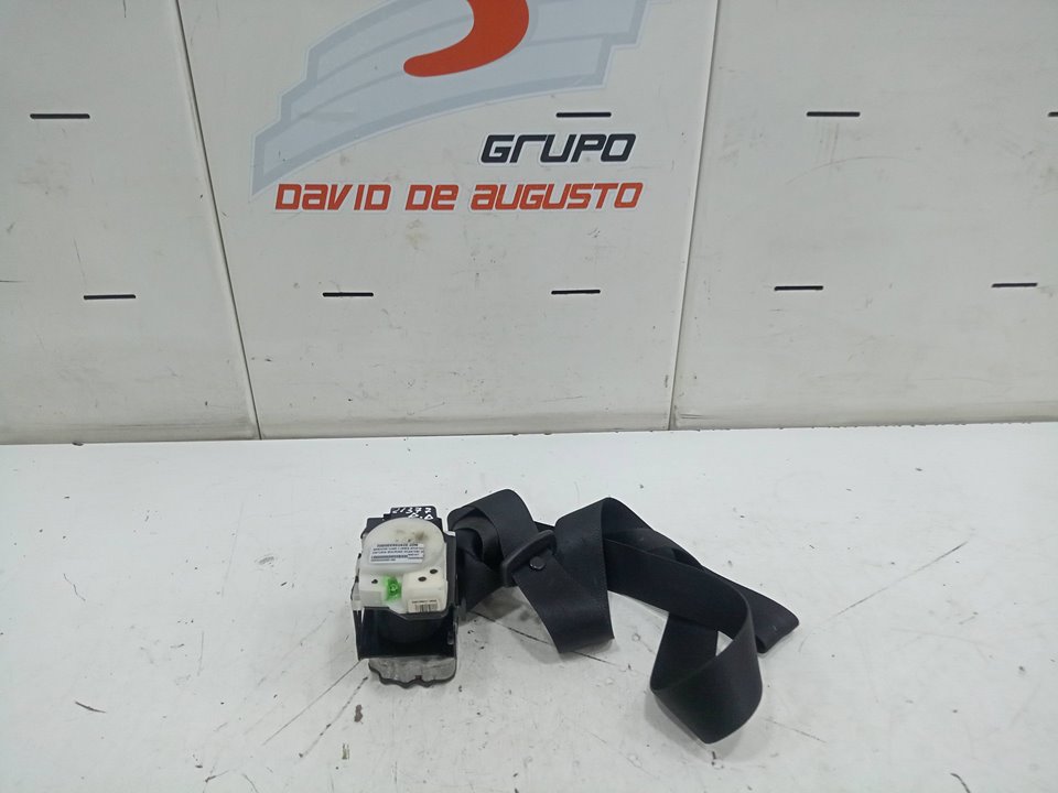 Cinturon seguridad delantero derecho c 200 kompressor (203.745)