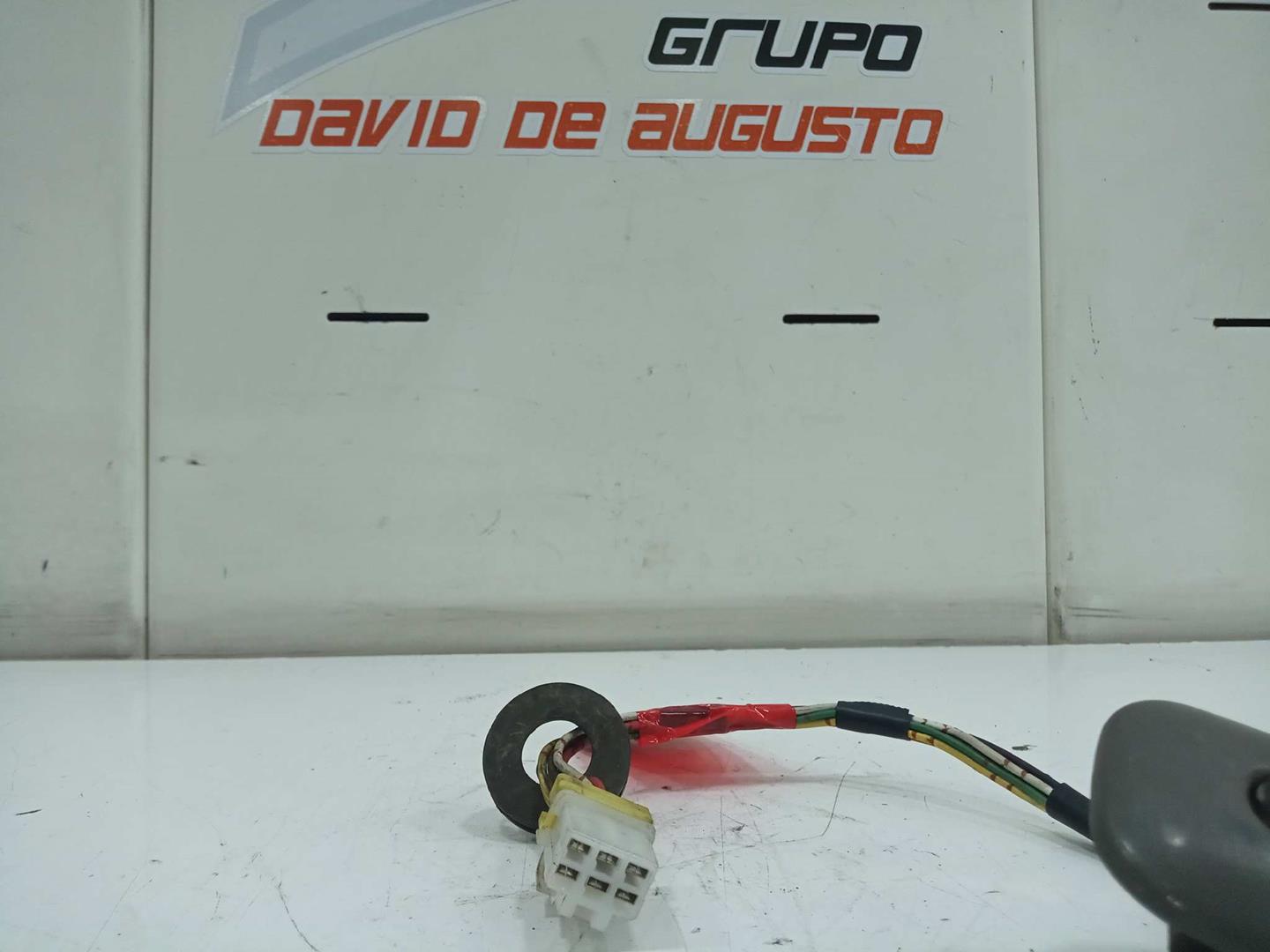 Mando elevalunas delantero derecho nissan cabstar e 120.35 120.45 (tl0)