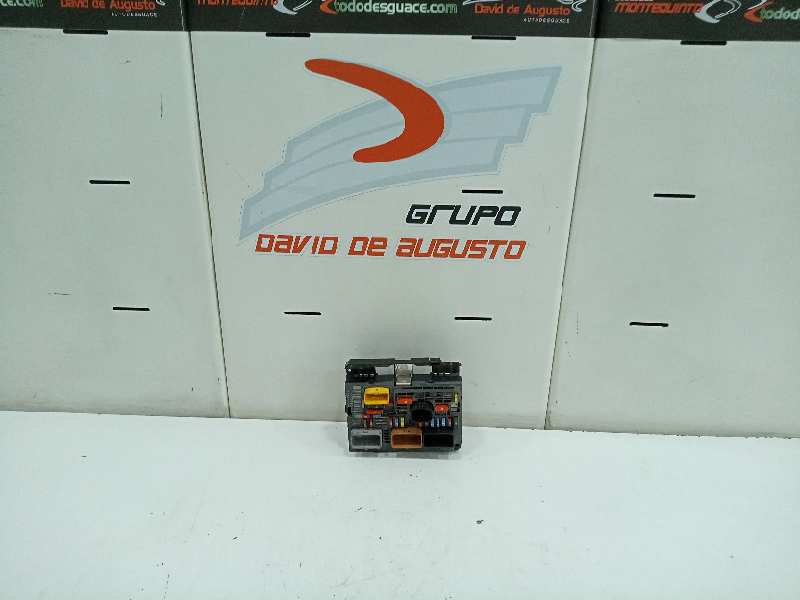 Caja reles / fusibles citroen c4 picasso ii 