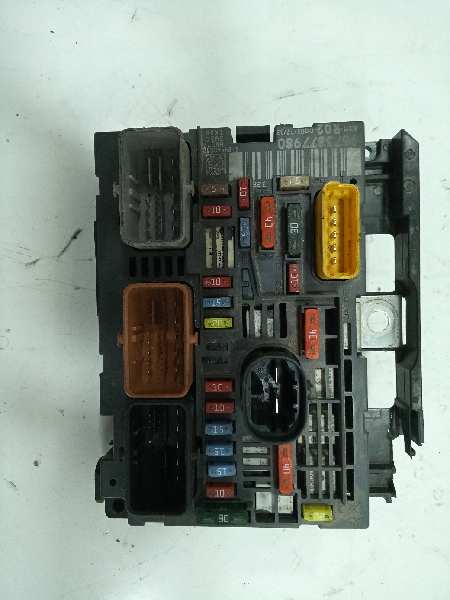 Caja reles / fusibles citroen c4 picasso ii 