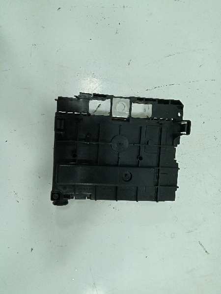 Caja reles / fusibles citroen c4 picasso ii 